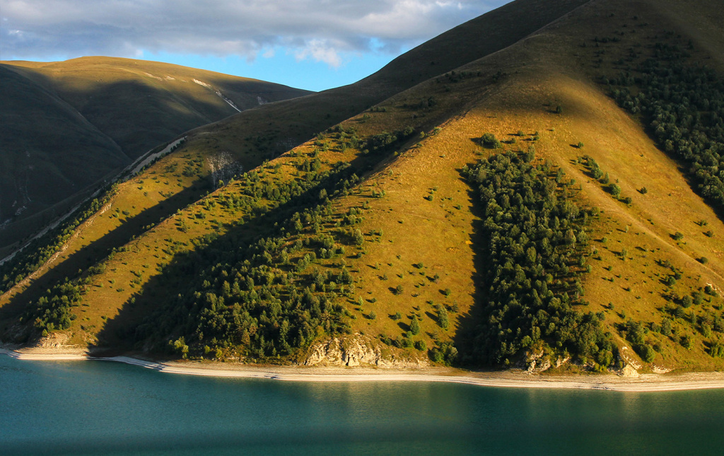 Озеро Кезеной-Ам в Чечня.jpg